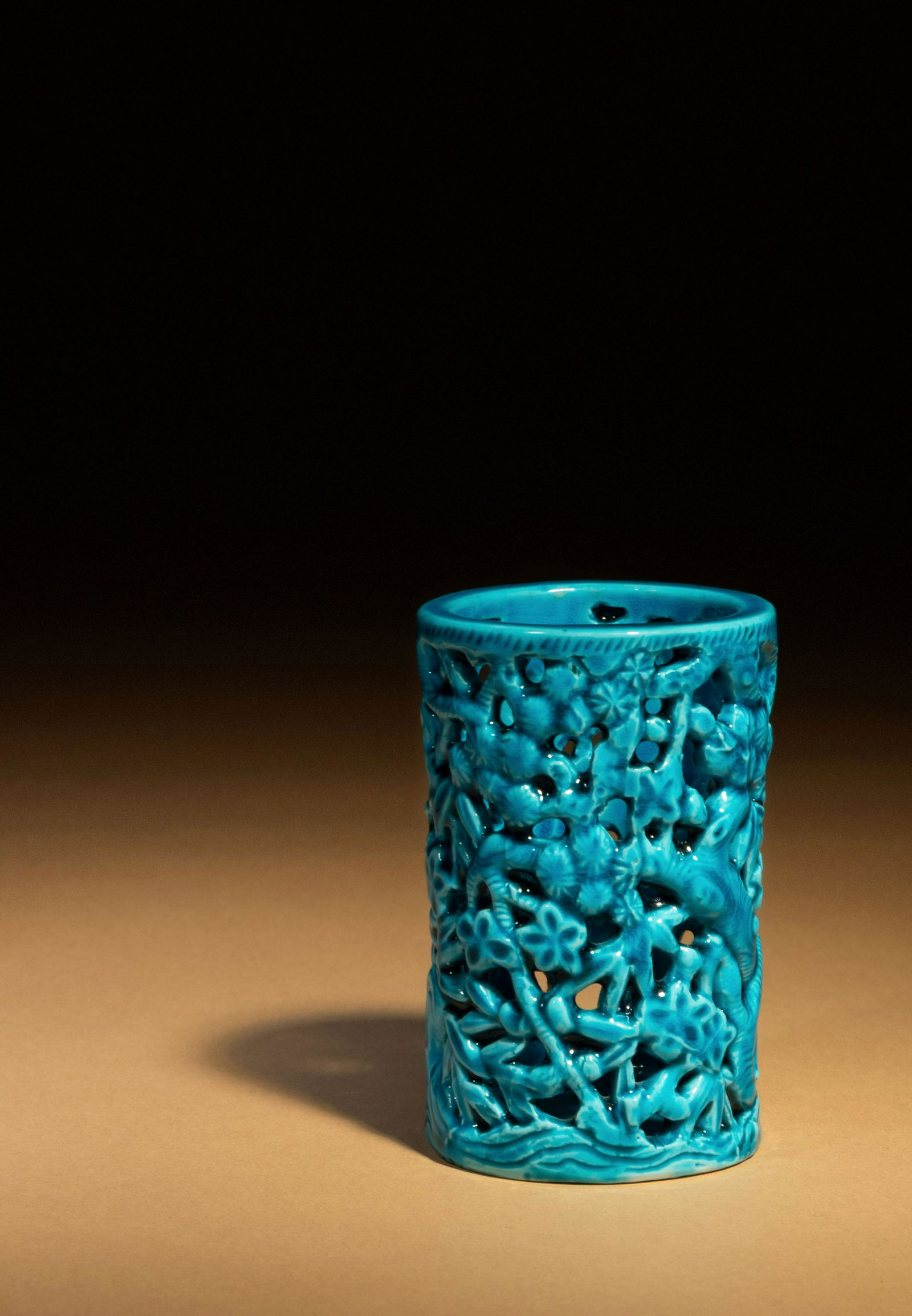 A Turquoise Glazed Porcelain Brushpot, Bitong (1 of 4)