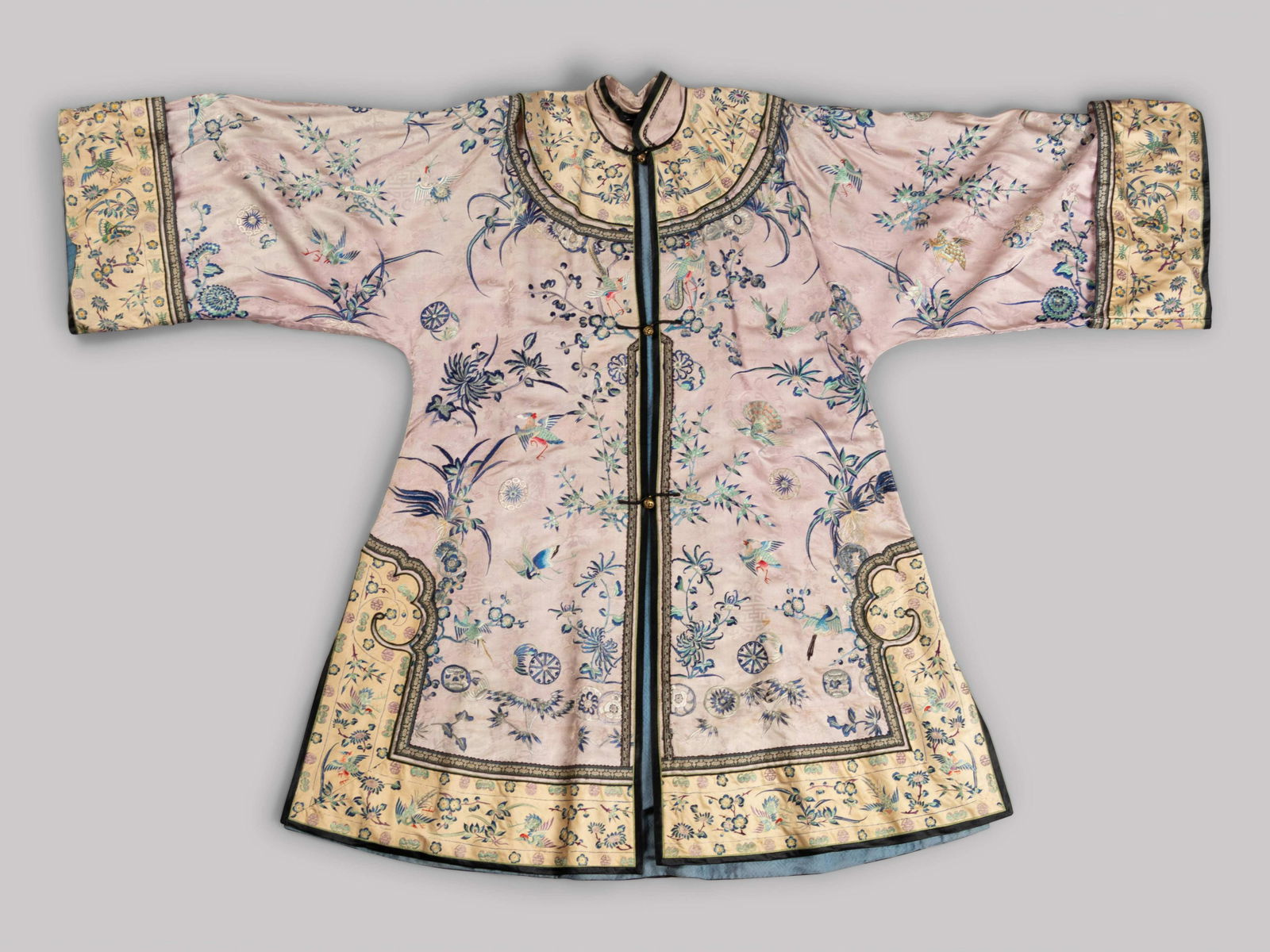 A Chinese Embroidered Silk Ladies' Jacket (1 of 2)