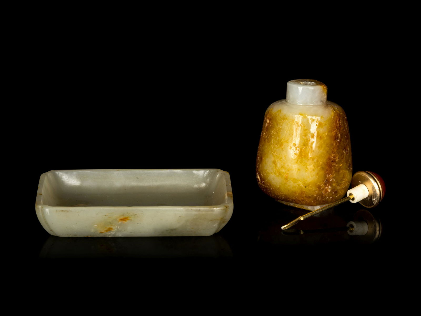 A Pale Celadon Jade Snuff Bottle and Tray (1 of 2)