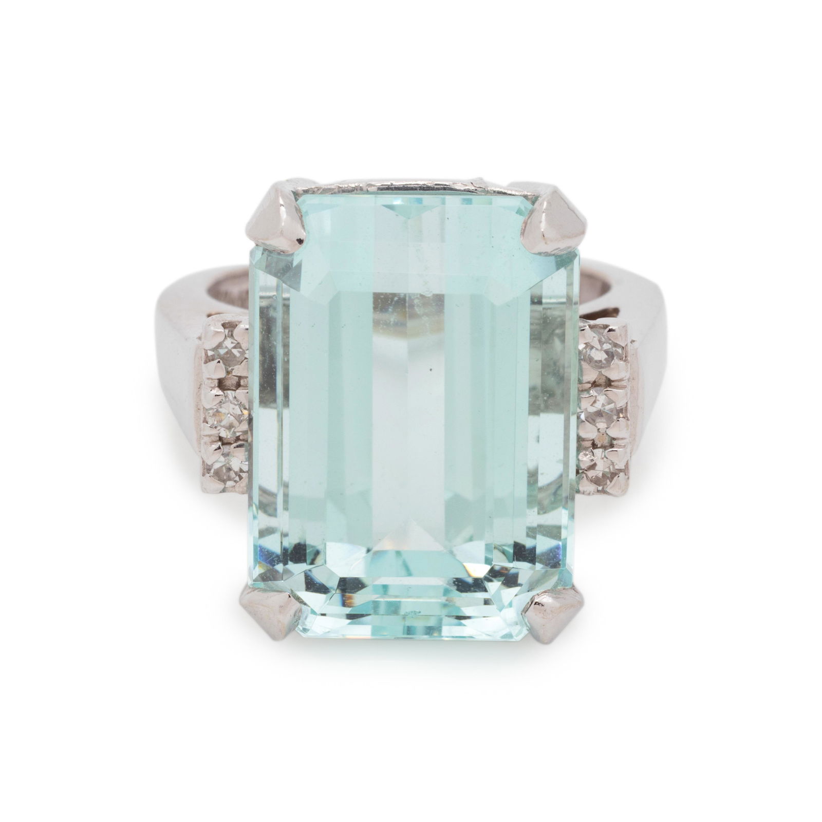 AQUAMARINE AND DIAMOND RING (1 of 3)