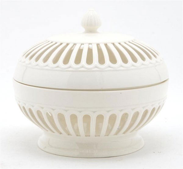 A Reticulated Lidded Bowl, Spode, Height 8 1/4 inc: A Reticulated Lidded Bowl, Spode, of ovoid form raised on a circular foot, bearing mark. Height 8 1/4 inches.