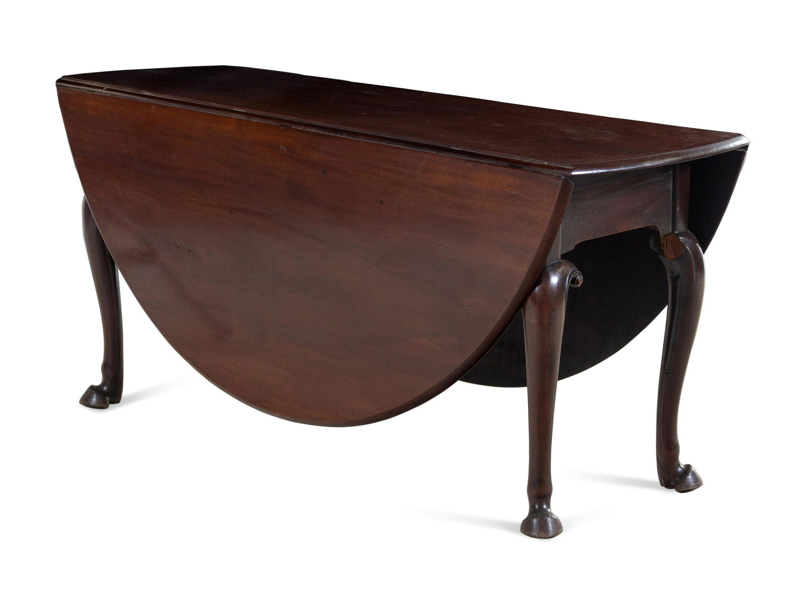 A Queen Anne Style Mahogany Drop-Leaf Table (1 of 4)