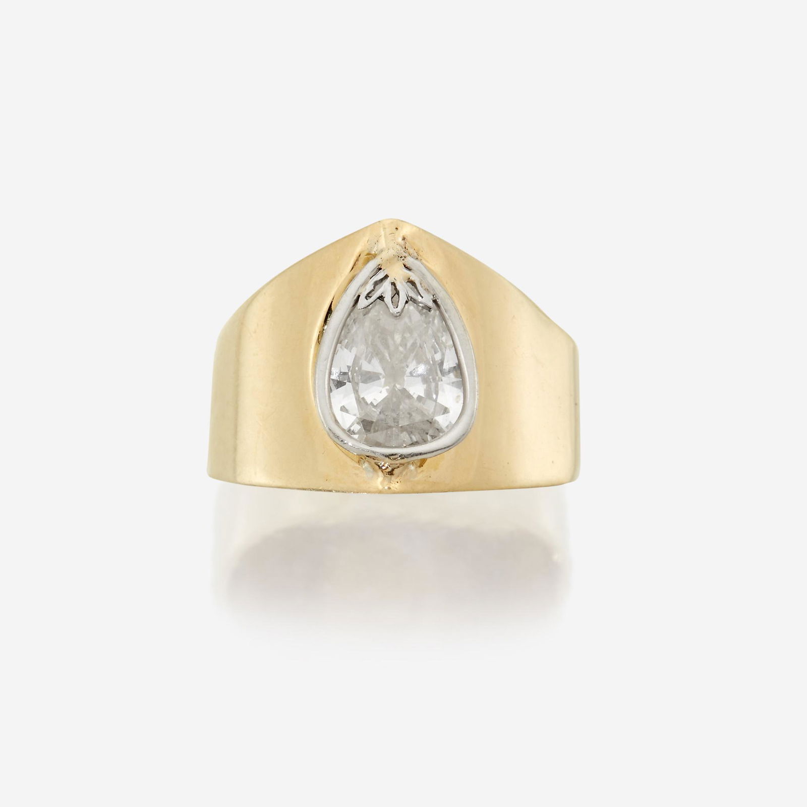 A diamond and eighteen karat gold ring (1 of 2)