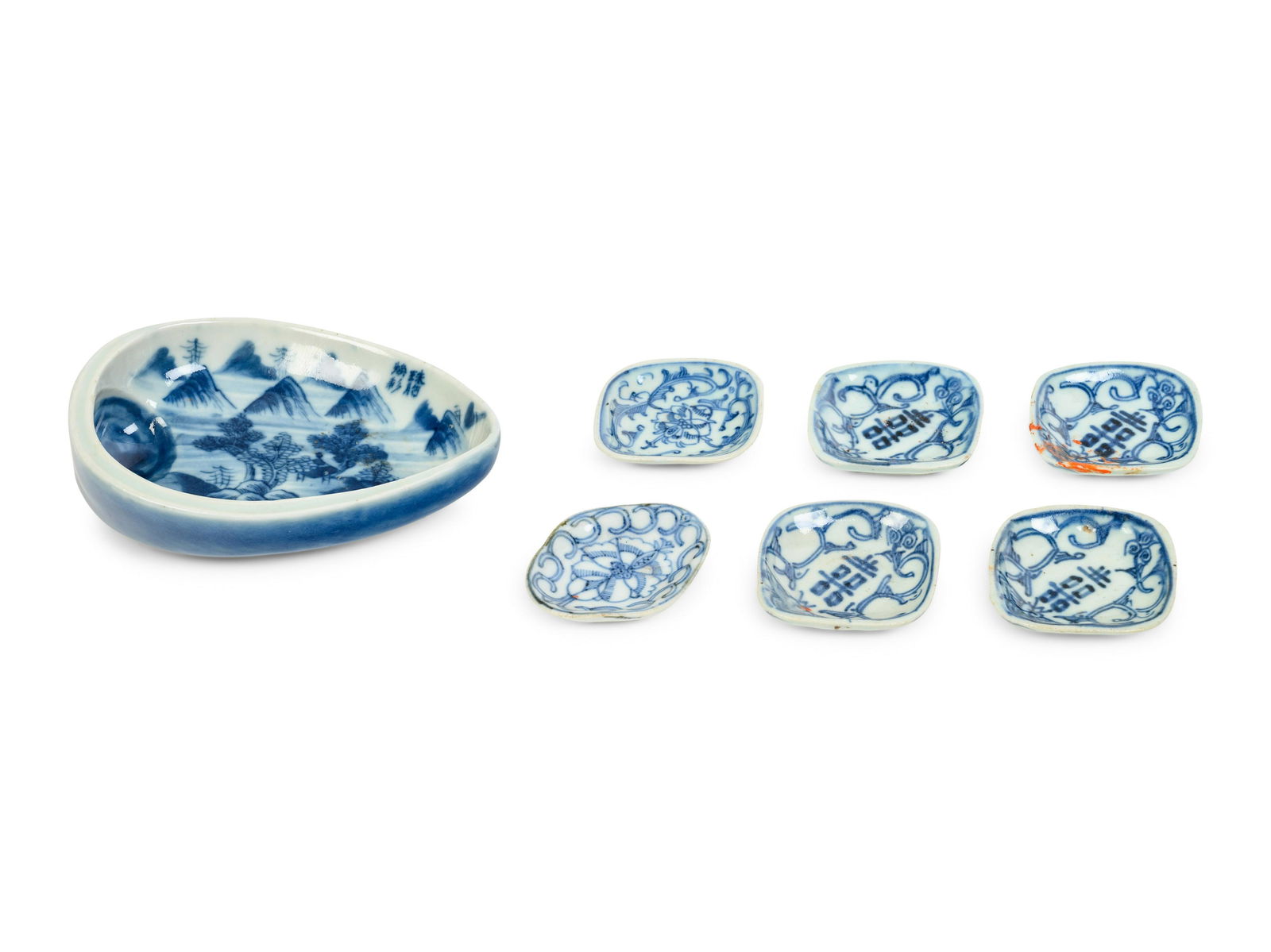 Seven Chinese Blue and White Porcelain Articles (1 of 4)