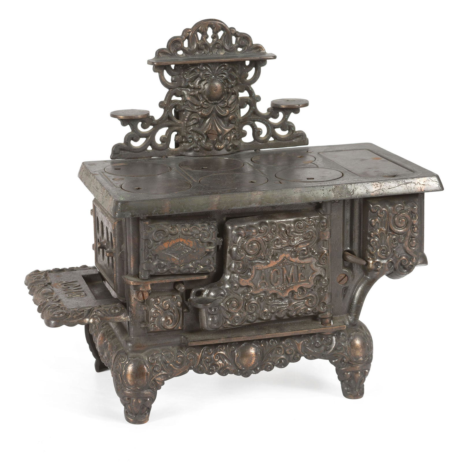 A Cast Iron Acme Child's Stove   (1 of 5)