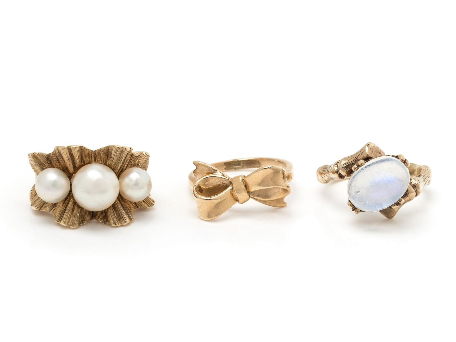 COLLECTION OF YELLOW GOLD RINGS (1 of 3)