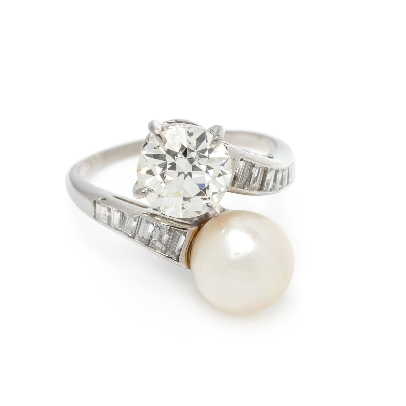 DIAMOND AND CULTURED PEARL 'TOI ET MOI' RING (1 of 4)