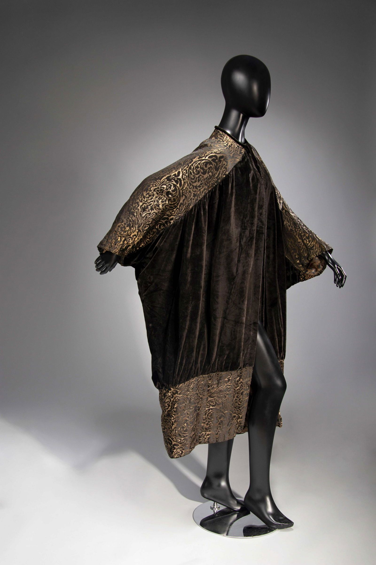 Velvet and Lame Jacquard Evening Coat, 1910s (1 of 6)