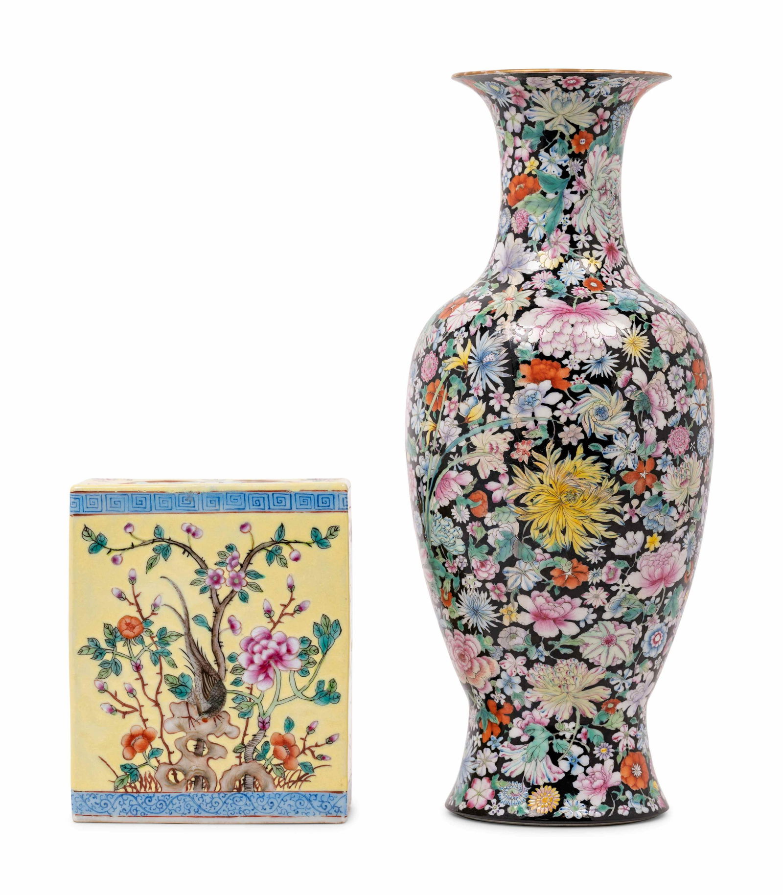 Two Chinese Famille Rose Porcelain Articles (1 of 5)