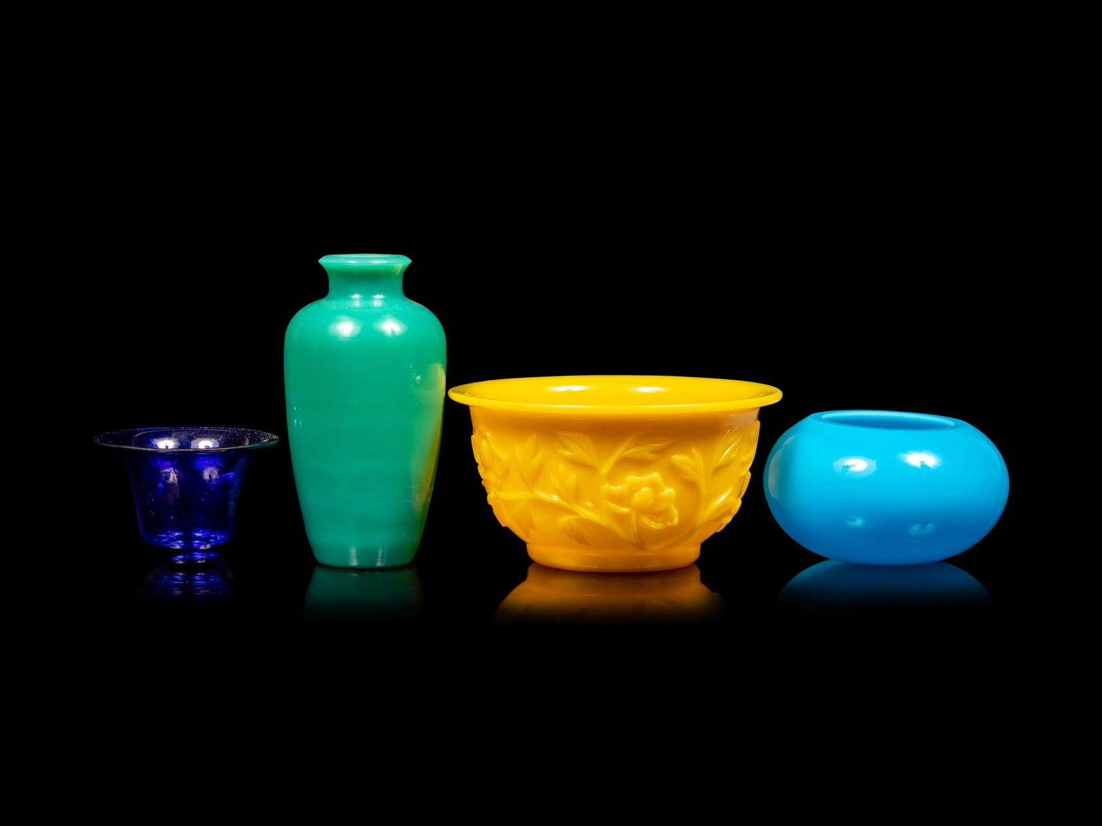 Four Chinese Monochrome Peking Glass Articles (1 of 2)