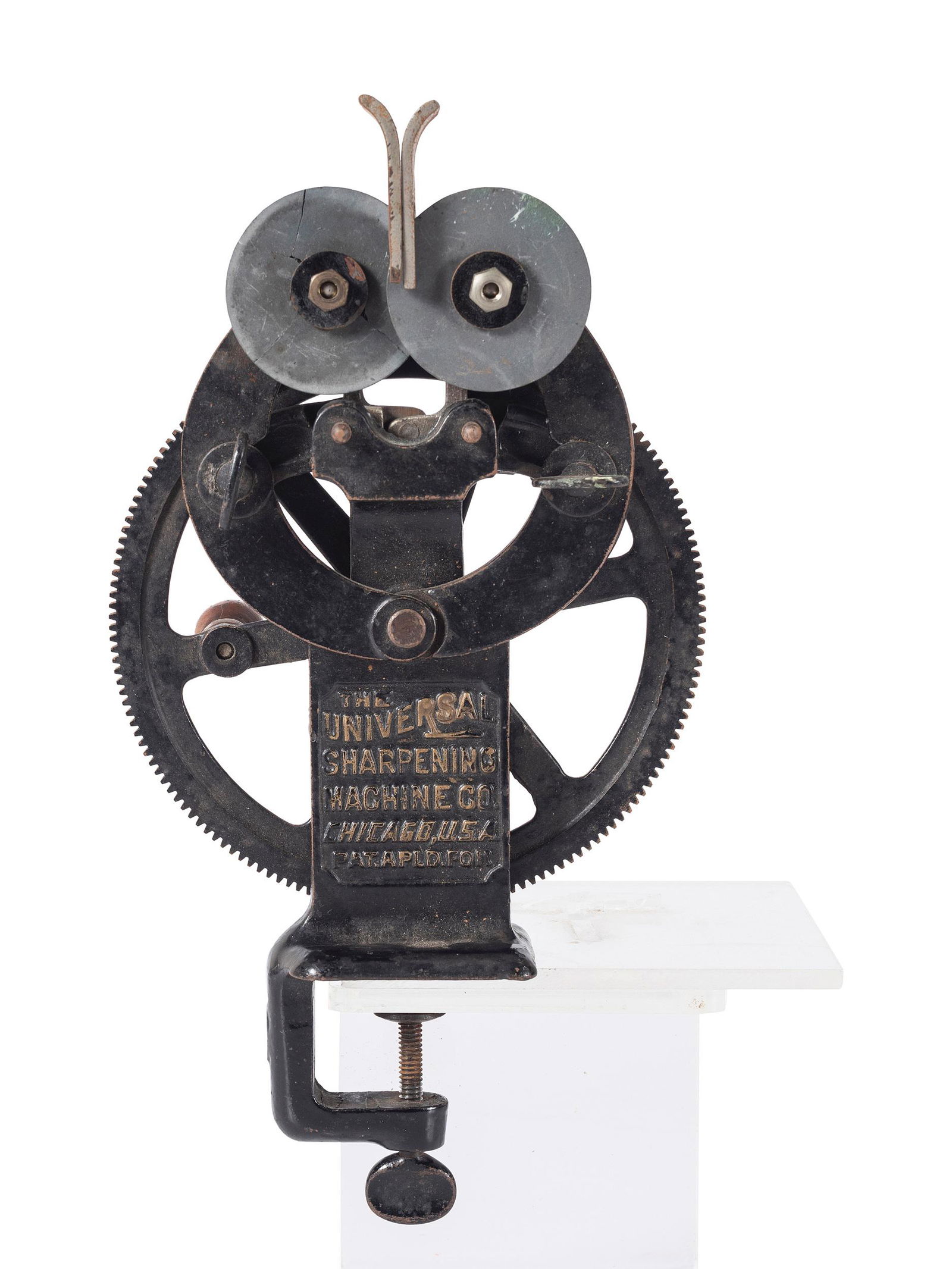 A Hand-Crank Sharpener by The Universal Sharpening (1 of 5)