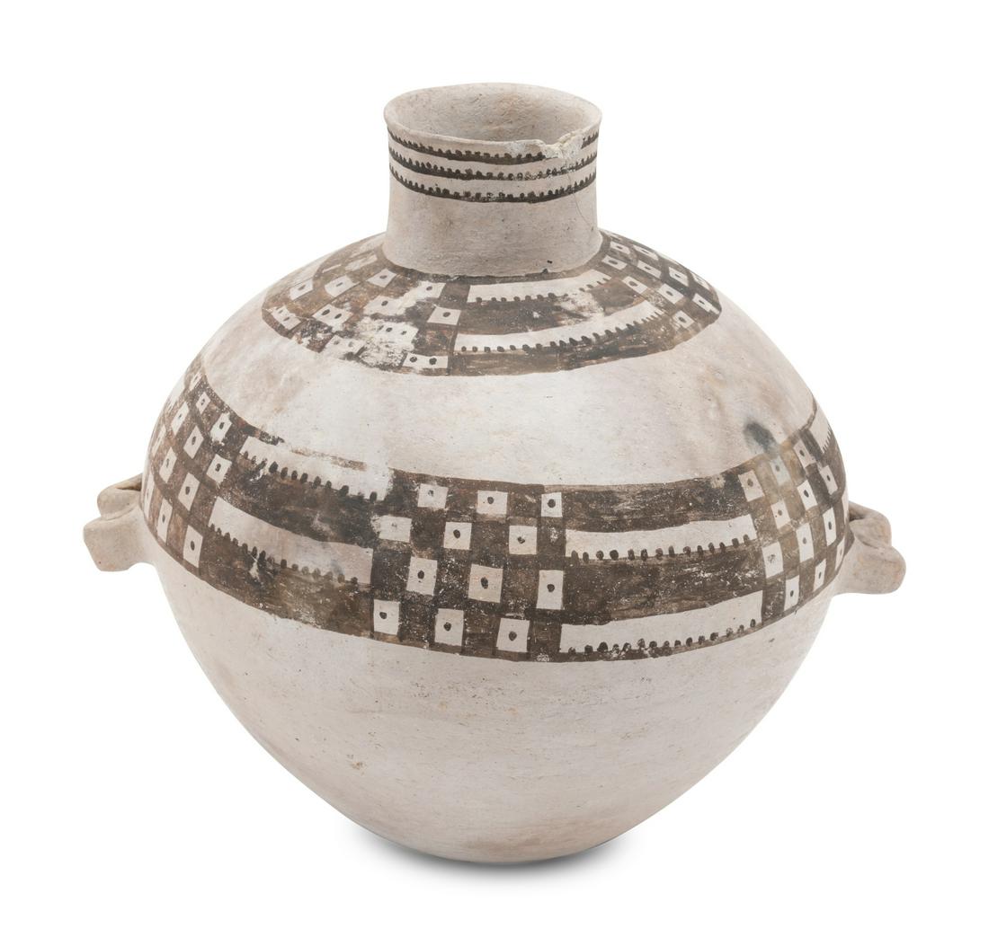 Mesa Verde Black-on-White Pottery Olla (1 of 4)