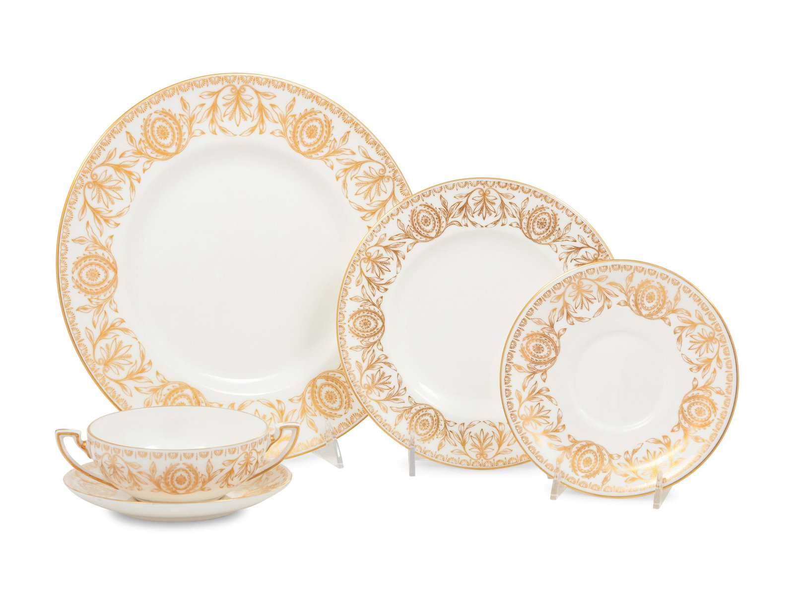 A Royal Worcester Pompadour Porcelain Dinner Service (1 of 3)