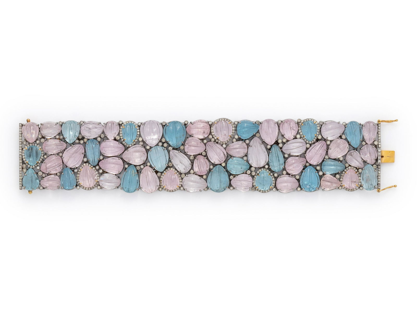 AQUAMARINE, MORGANITE AND DIAMOND BRACELET (1 of 2)