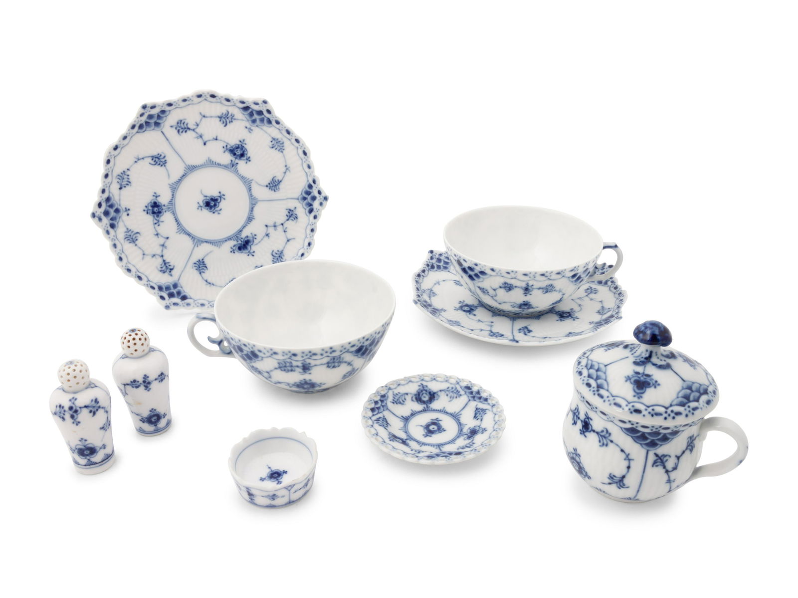 A Royal Copenhagen Full Lace Tea Service 20th Century (1 of 2)