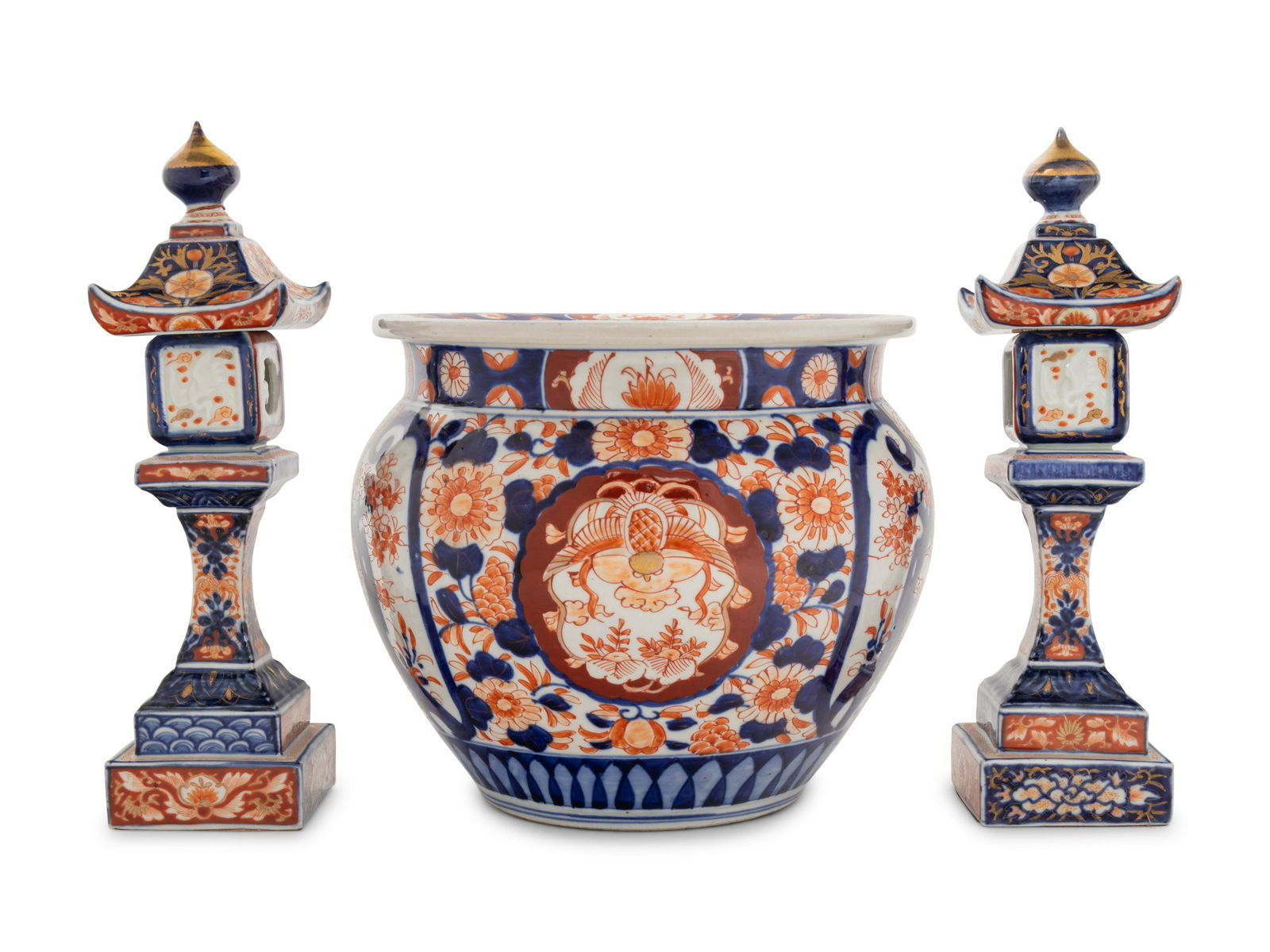 Three Japanese Imari Porcelain Articles Height of taller 12 3/4 in., 32.5 cm. (1 of 3)