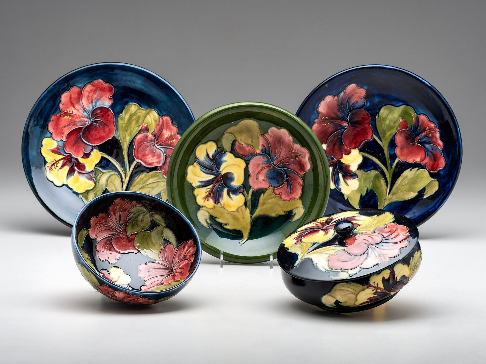 Moorcroft English, 20th Century Five Table Wares (1 of 8)