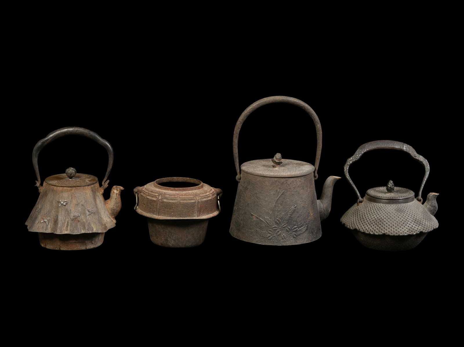 Three Japanese Cast Iron Teapots, Tetsubinand One Burner (1 of 2)