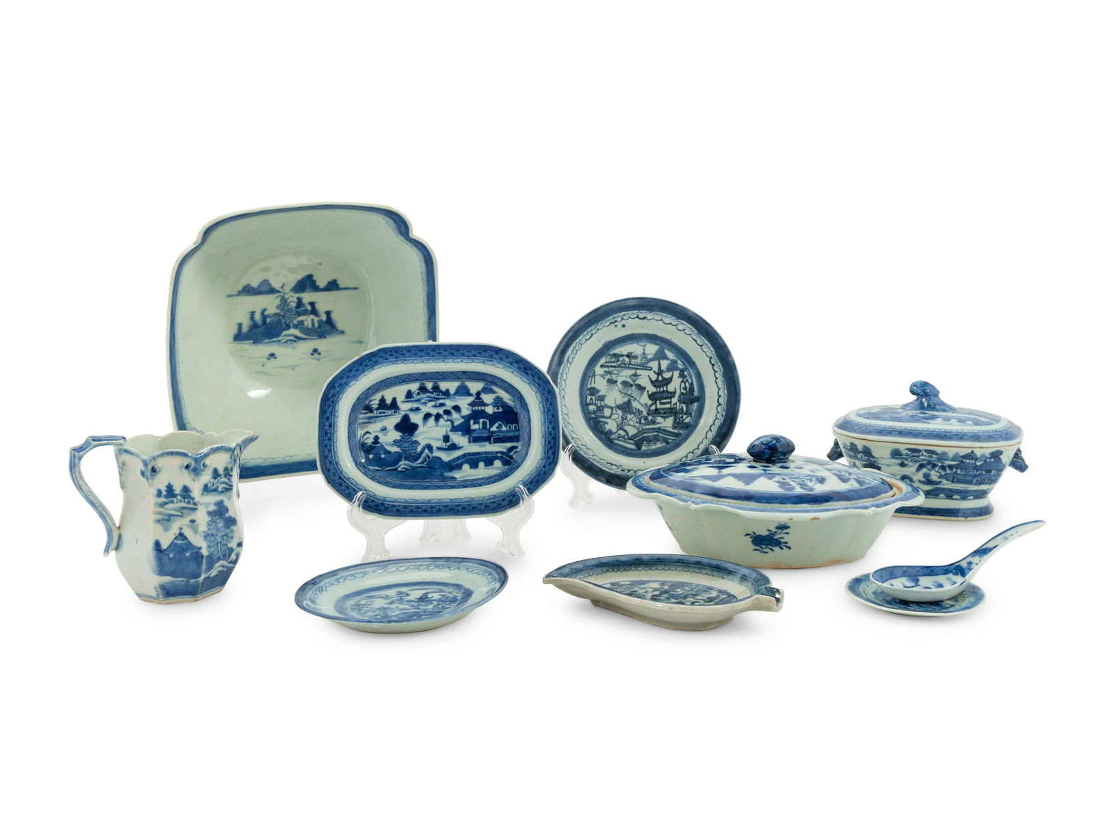 A Group of Chinese Export Porcelain (1 of 6)