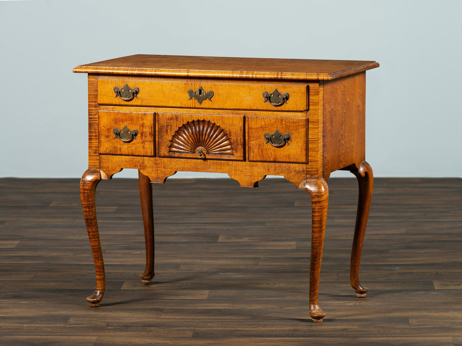 A Queen Anne Style Fan Carved Tiger Maple Dressing Table (1 of 4)