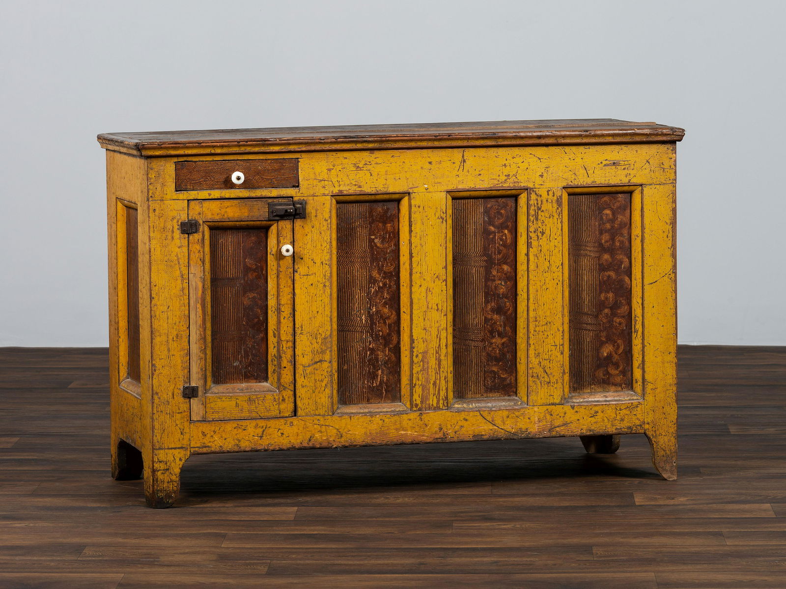 A Country Chrome and Grain Paint Decorated Dry Sink (1 of 8)