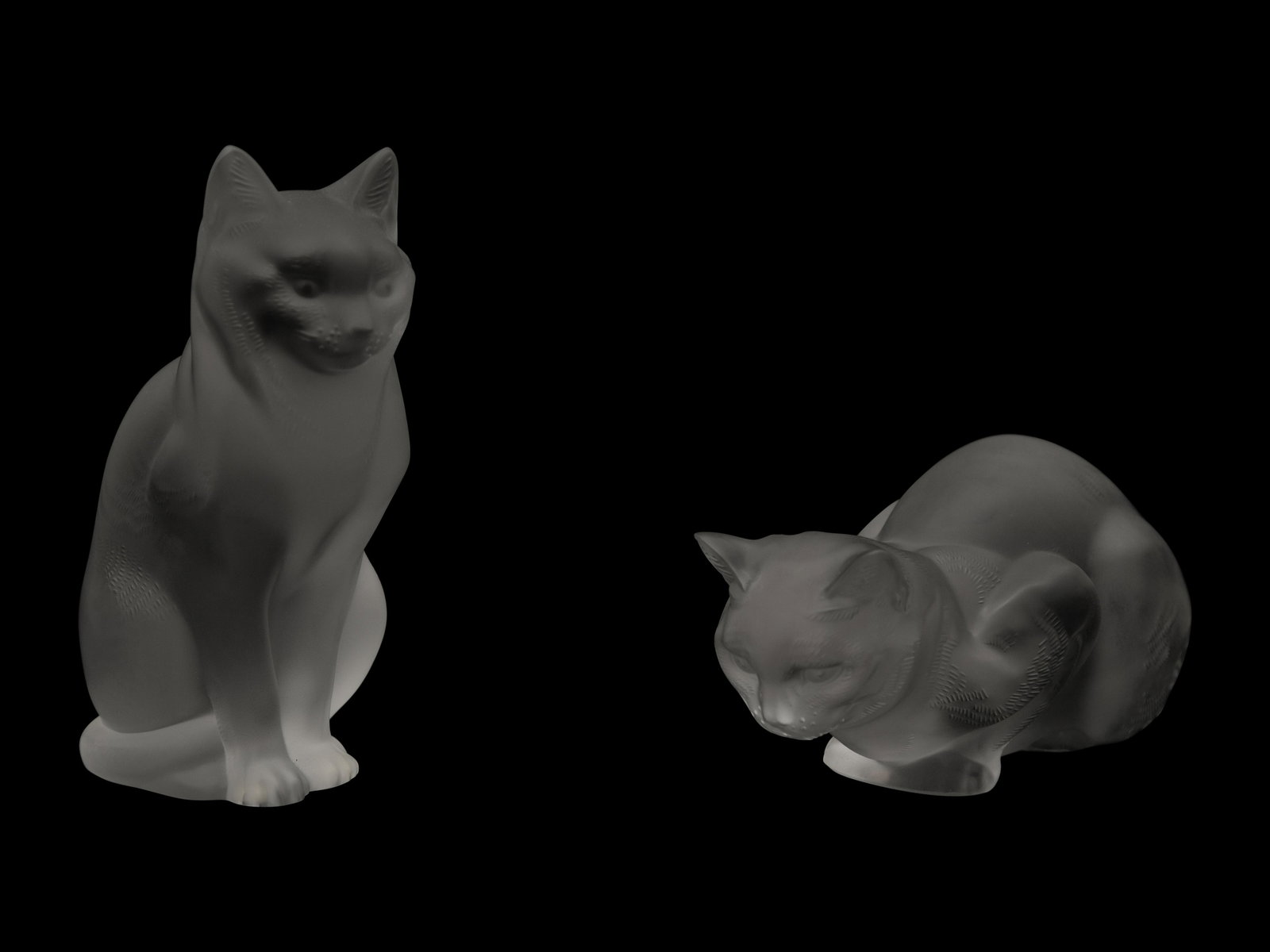 A Pair of Lalique Cat Figures (1 of 4)