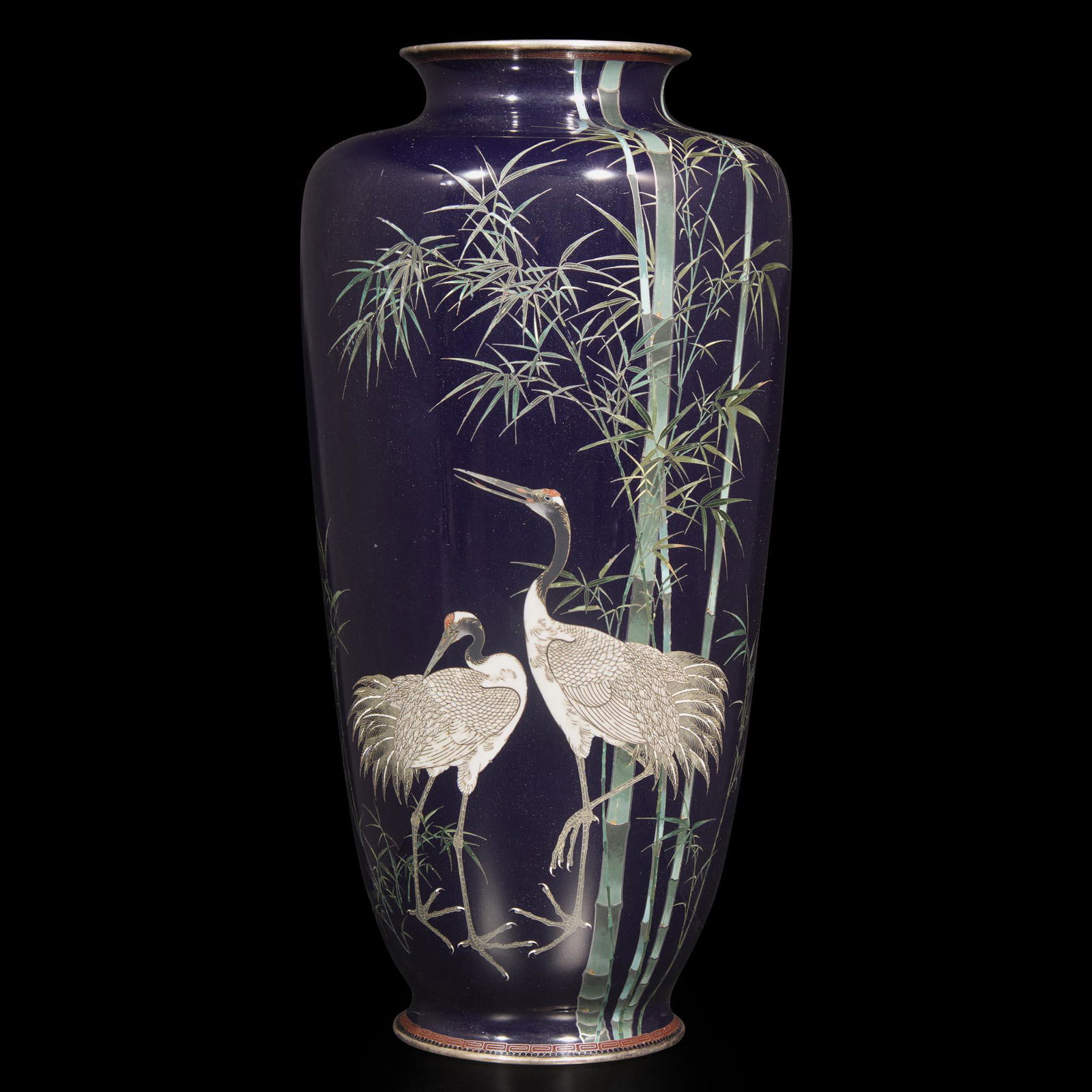 A finely-executed Japanese silver wire cloisonné "Cranes and Bamboo" vase 日本 (1 of 3)