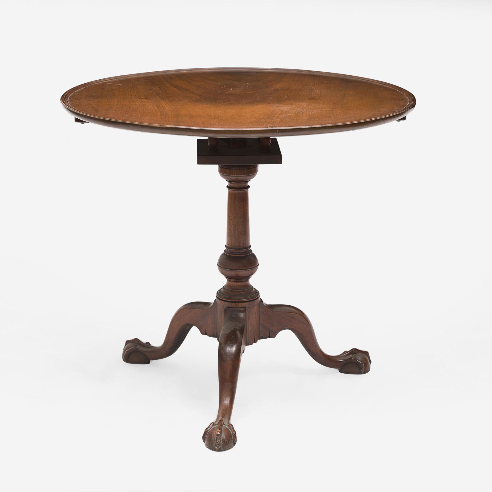 A Chippendale carved mahogany tilt-top tea table Philadelphia, PA, circa 1770 (1 of 2)