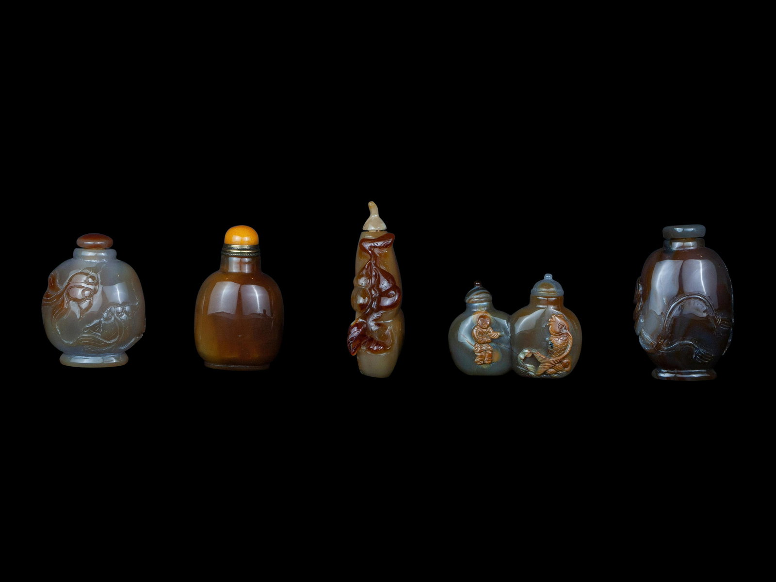 Five Chinese Agate Snuff Bottles (1 of 7)