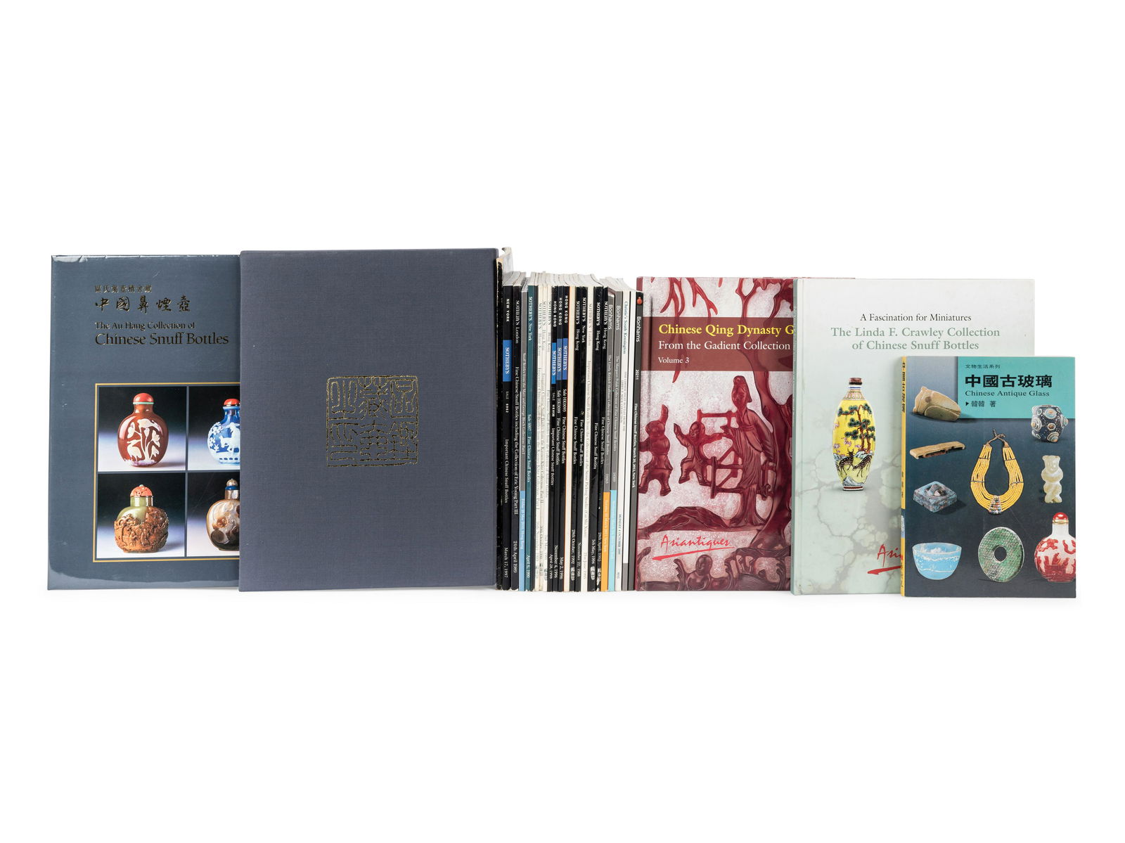 [SNUFF BOTTLES]A group of auction catalogues and reference works about Chinese snuff bottles and (1 of 4)