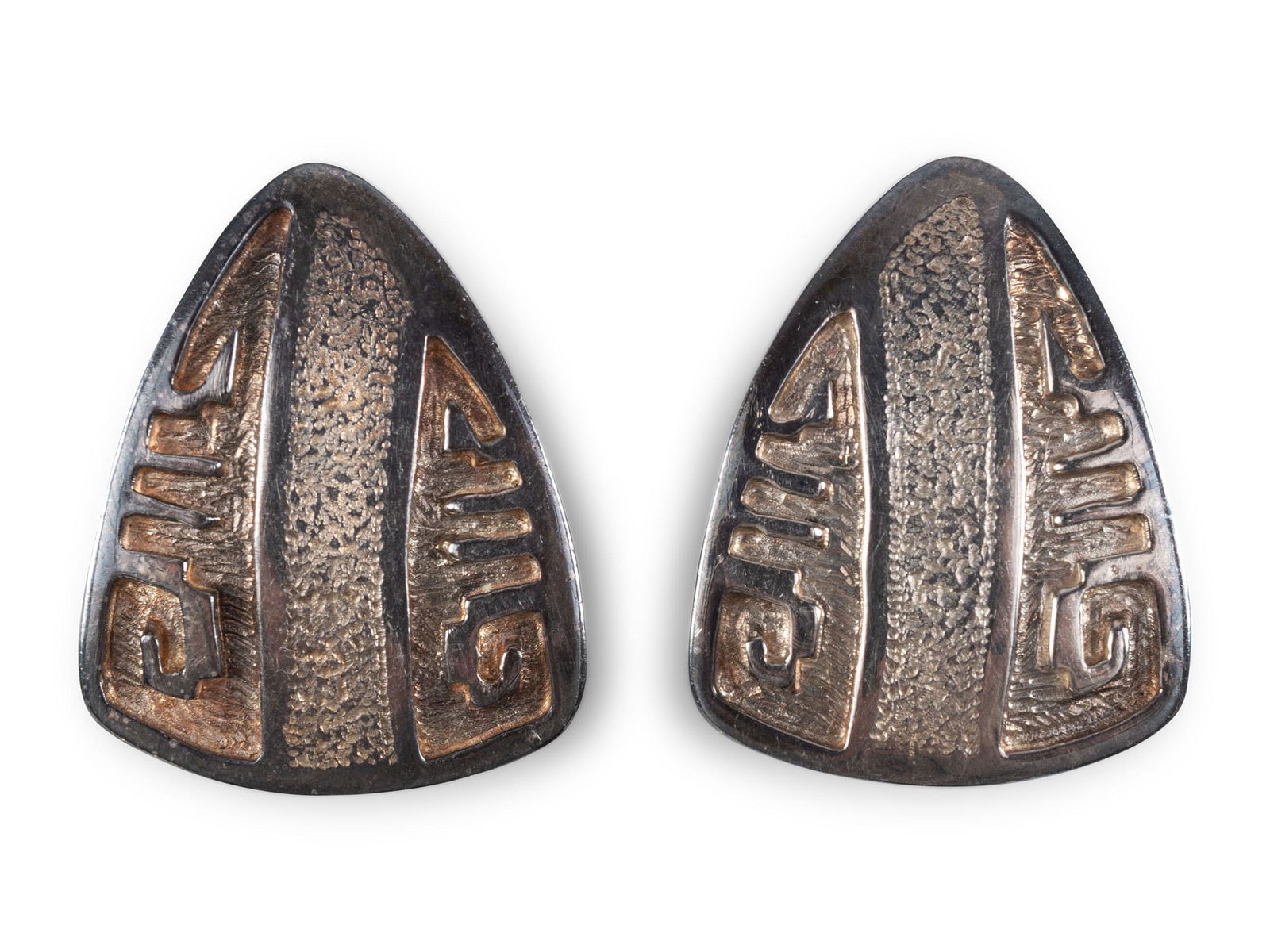 Dina Huntinghorse (Wichita-Kiowa, act. since 1980s) Sterling Silver Shield Clip Earrings (1 of 2)
