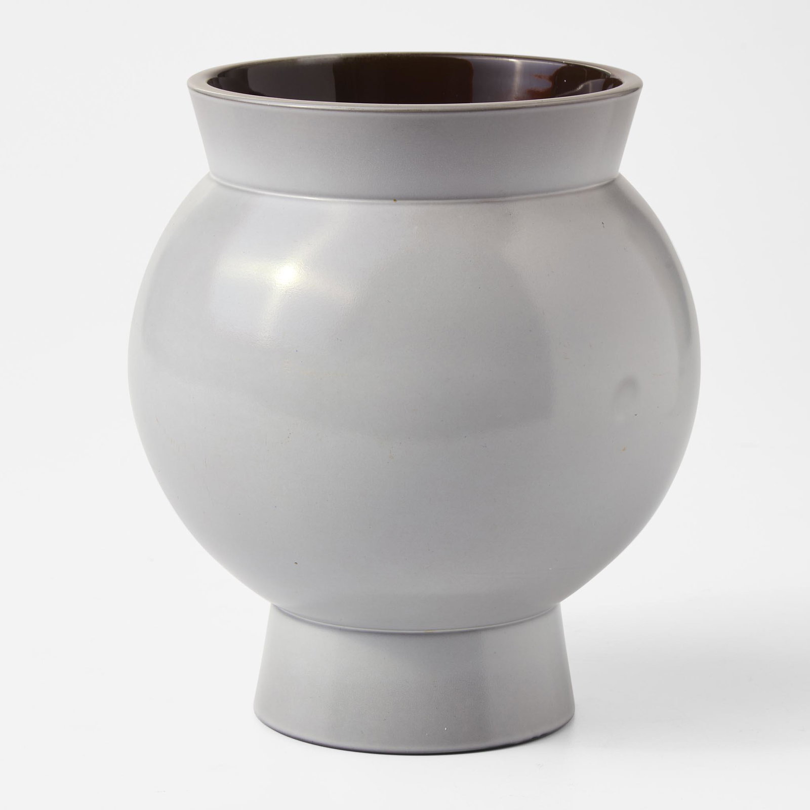 A Wedgwood Keith Murray (1882-1981) Designed Vase UK, 1930s (1 of 3)