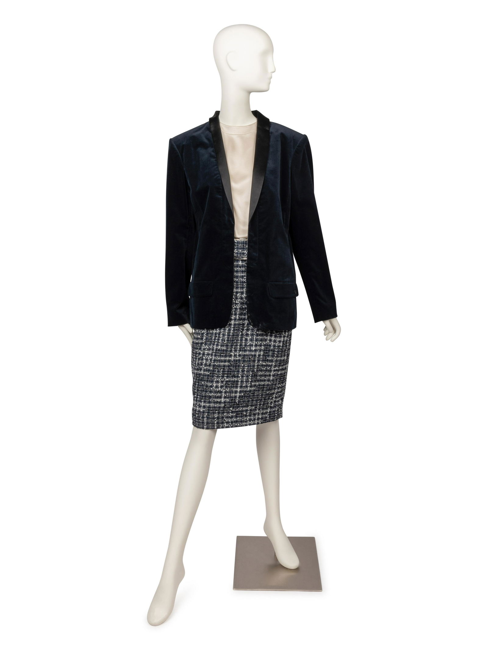 Chanel Velvet Blazer NWT, 2018 (1 of 5)