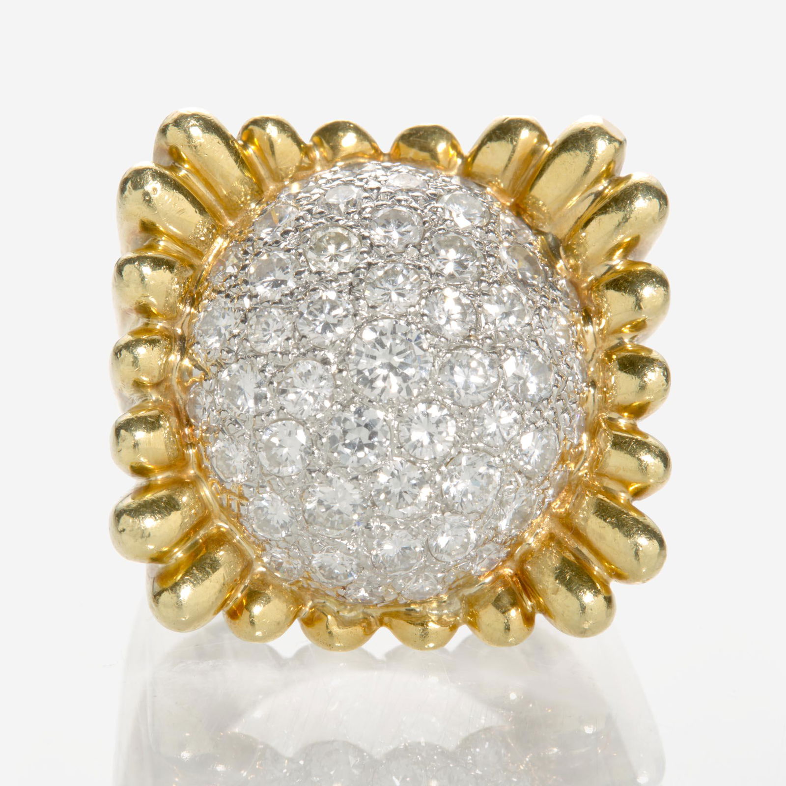 An 18K Yellow Gold and Pavé Diamond Ring (1 of 4)
