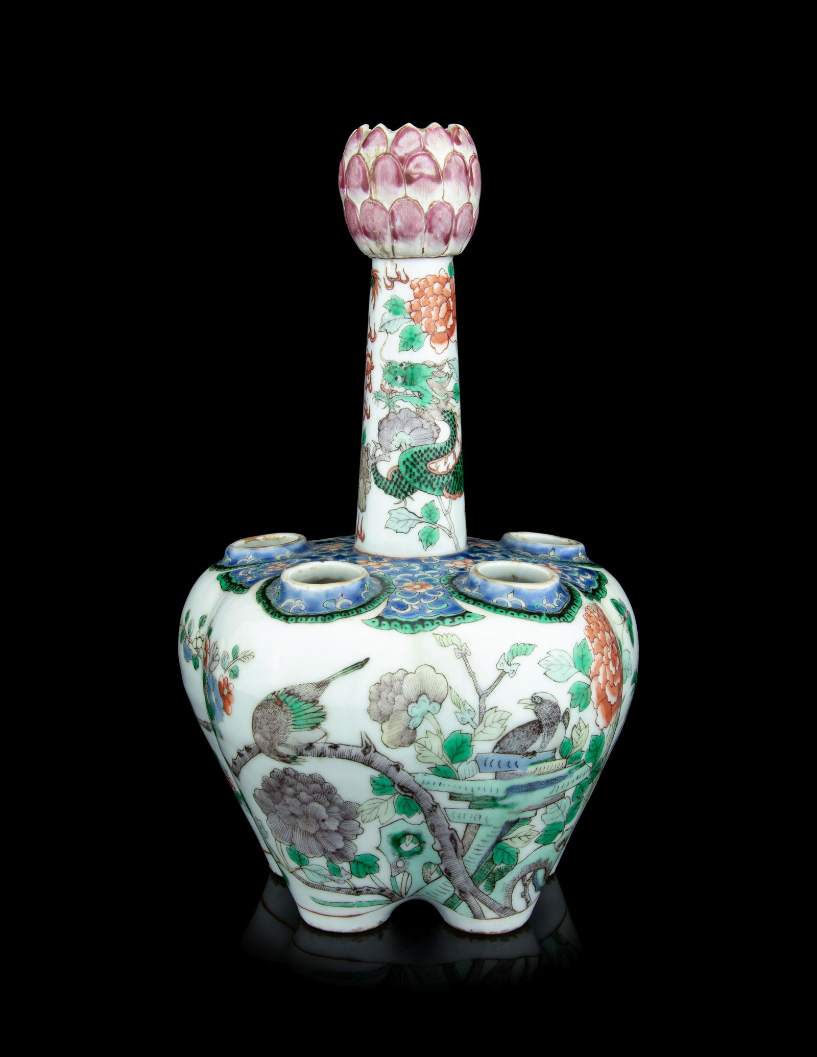 A Chinese Export Famille Verte Porcelain Six Spouted Tulip Vase (1 of 6)