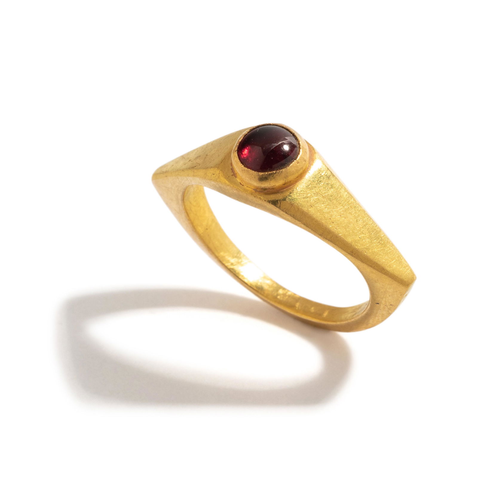 A Roman Gold and Garnet Finger Ring (1 of 3)