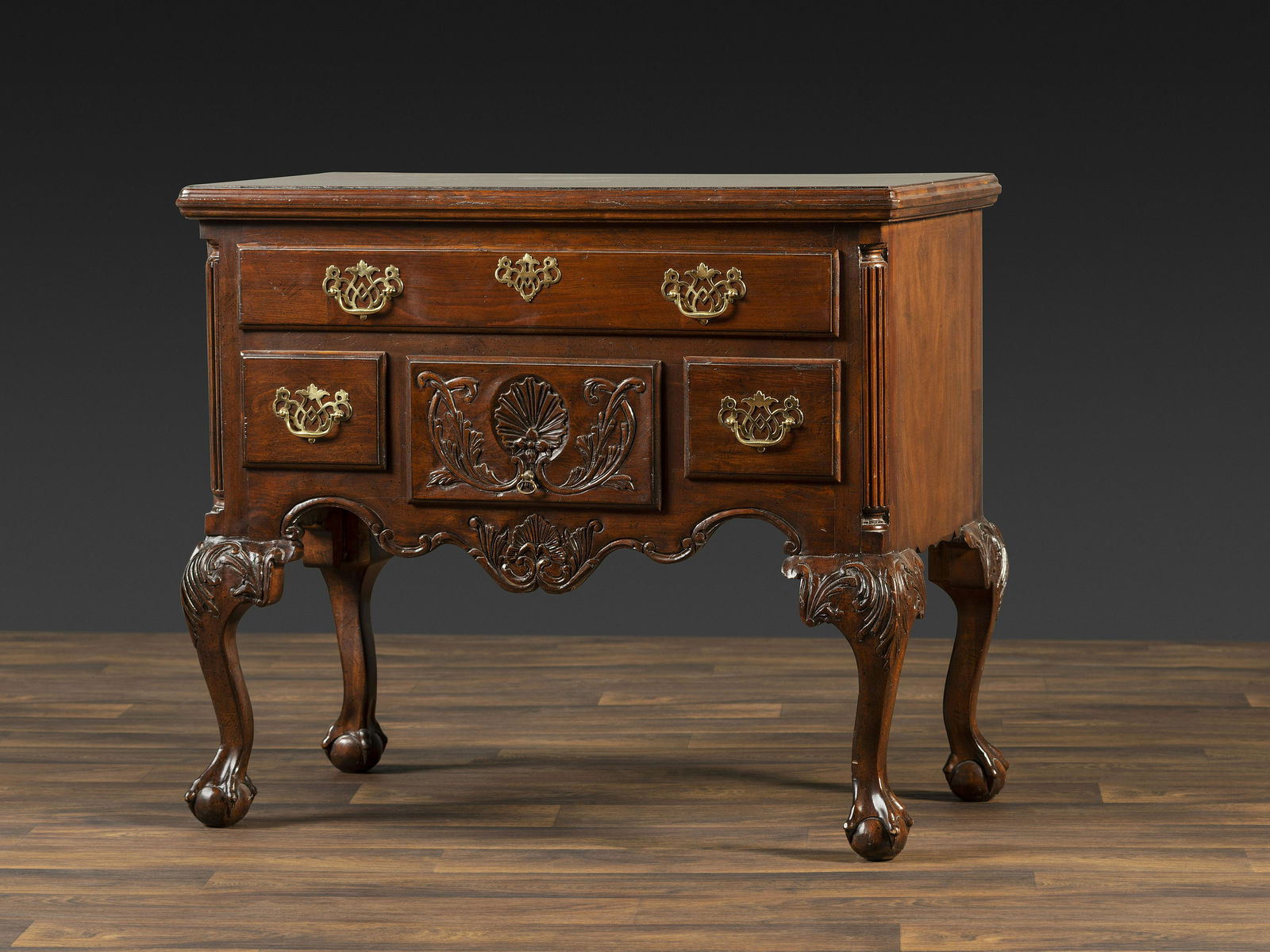 A Chippendale Style Carved Mahogany Dressing Table (1 of 8)