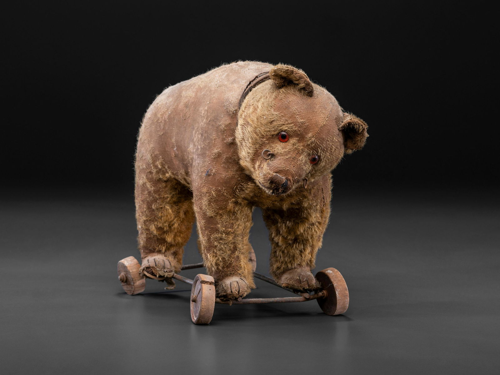 A Stuffed Bear Pull Toy with Rotating Head and Glass Eyes (1 of 4)