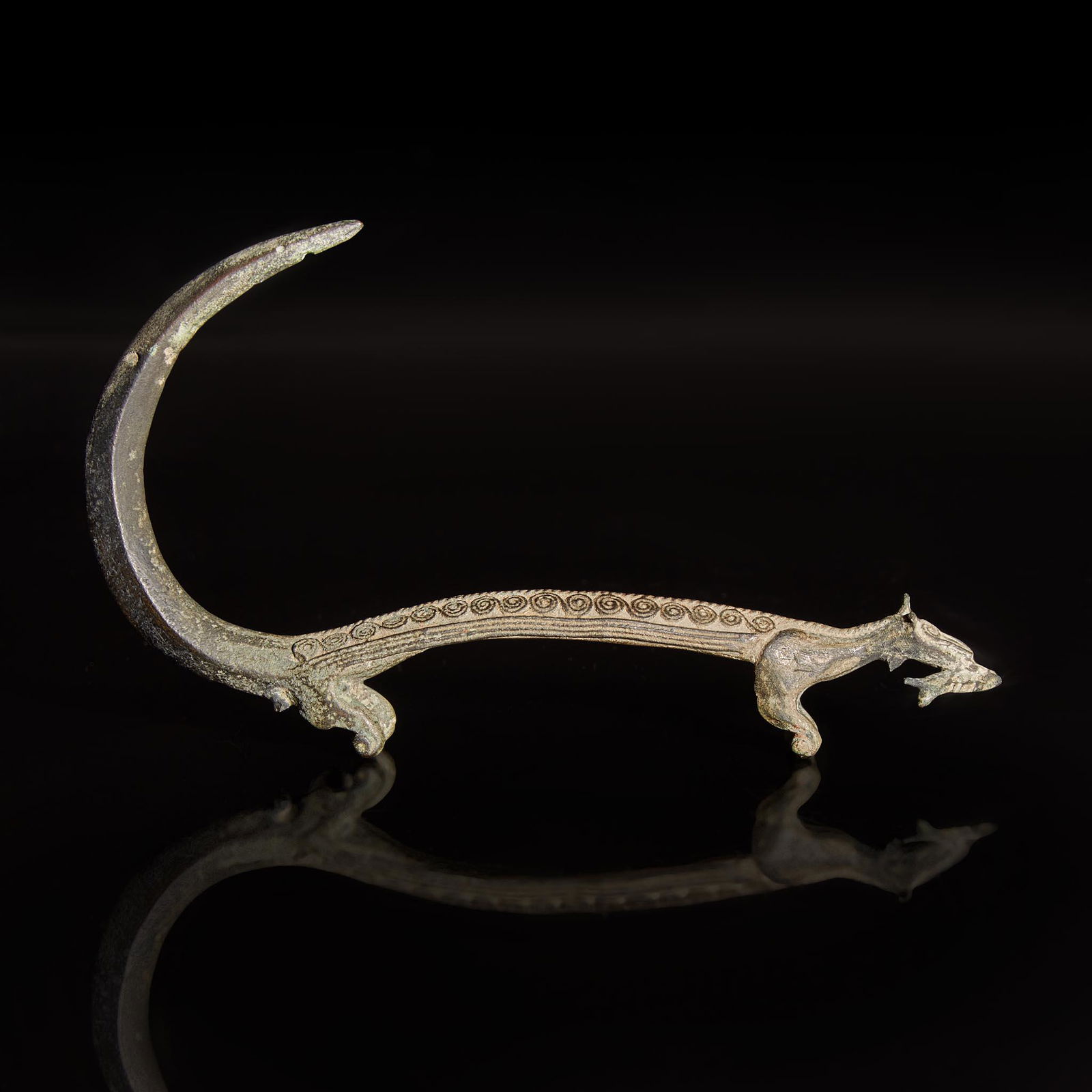 A rare Vietnamese bronze zoomorphic creature 越南動物型青銅 (1 of 5)