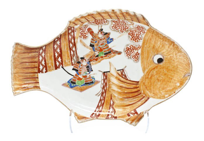 A Japanese Porcelain Platter, Width 16 inches.: A Japanese Porcelain Platter, in the form of a fish, decorated with warriors. Width 16 inches.