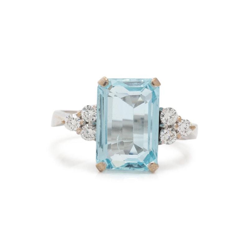 AQUAMARINE AND DIAMOND RING (1 of 3)