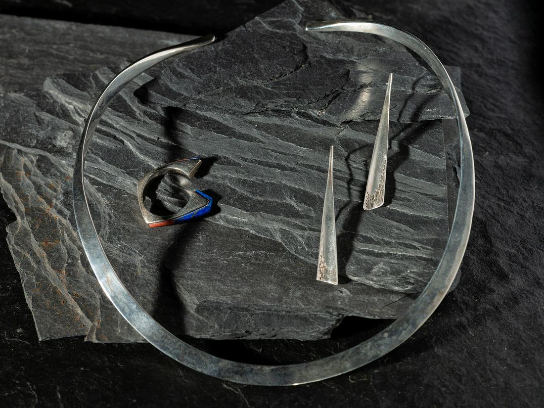 Richard Chavez (San Felipe, b. 1949)  Choker, Ring, and Hook Earrings (1 of 1)