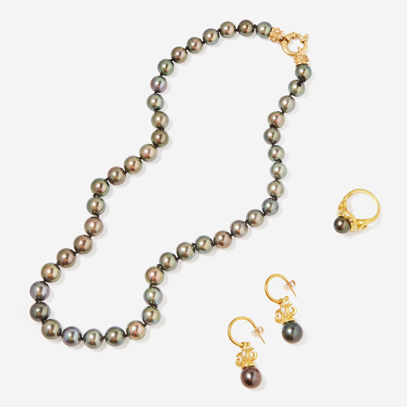 A Collection of Black Pearl Jewelry (1 of 6)