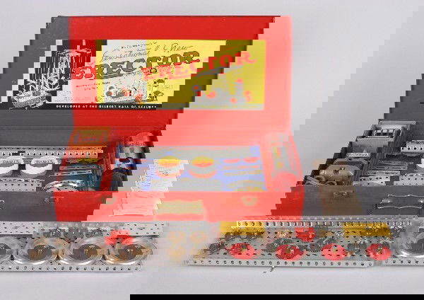 266: An A.C. Gilbert Erector Set,: An A.C. Gilbert Erector Set, mid 1950's, set number 7 1/2, appears unused but no manual, Excellent- overall condition.