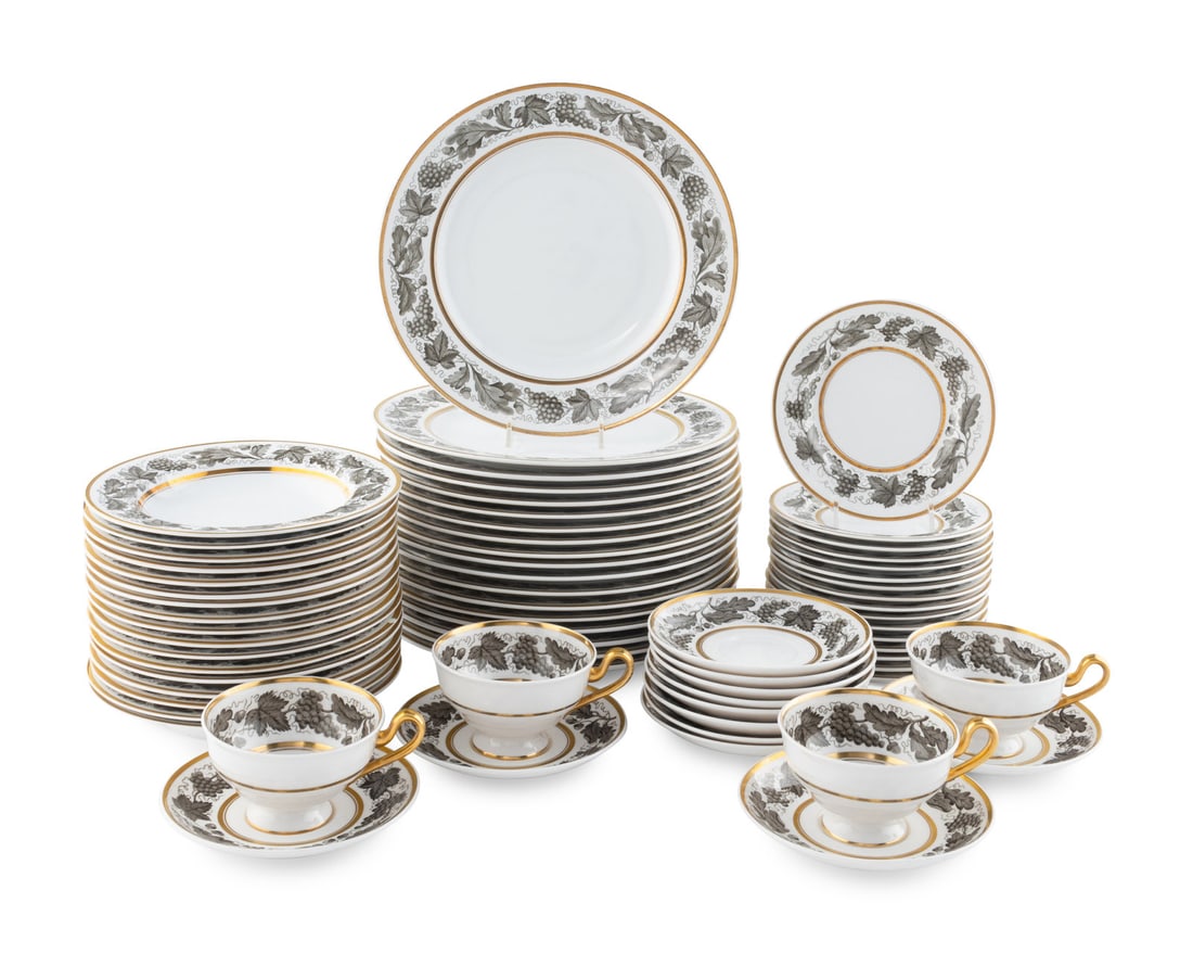 A Spode Porcelain Dinner Service (1 of 4)