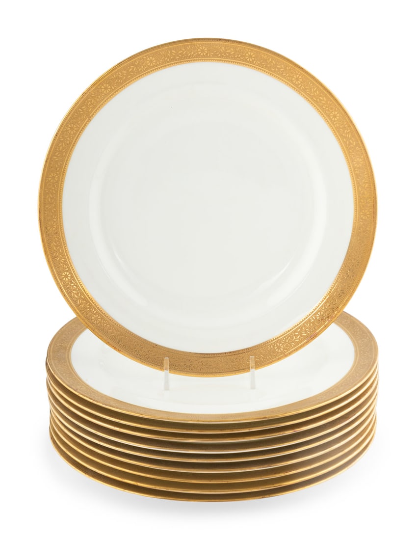 A Set of Ten Wedgwood Gilt Banded Porcelain Plates: A Set of Ten Wedgwood Gilt Banded Porcelain Plates 20th Century Diameter 10 1/4 inches. This lot is located in Chicago.
