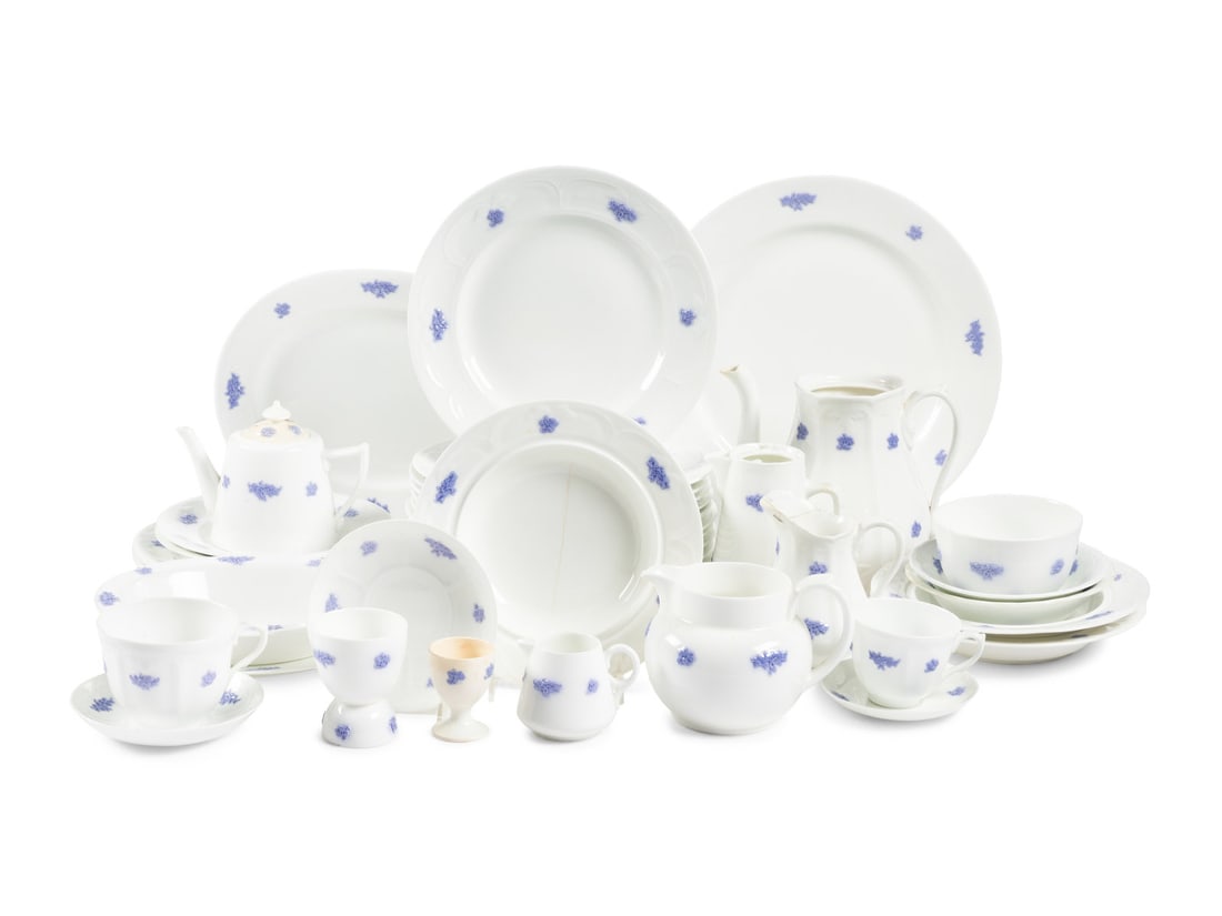An Adderley Chelsea Porcelain Dinner Service (1 of 5)