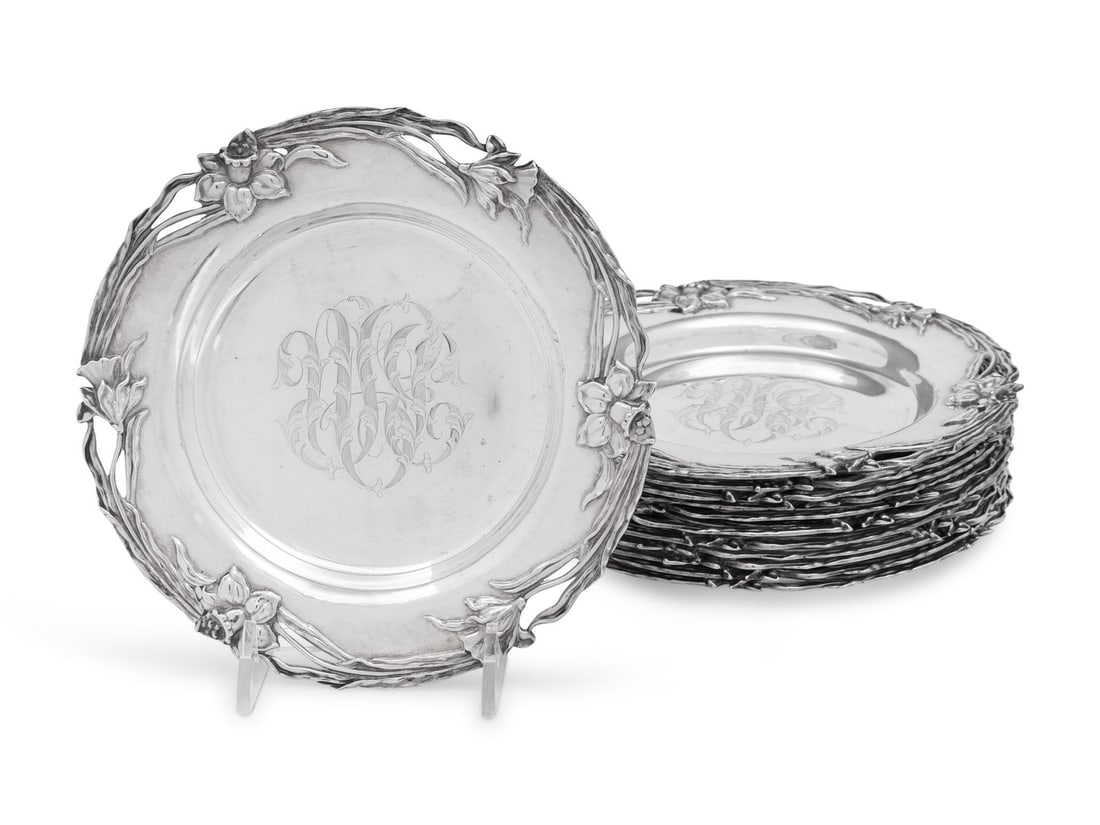 A Set of Twelve American Arts and Crafts Silver Bread Plates (1 of 3)