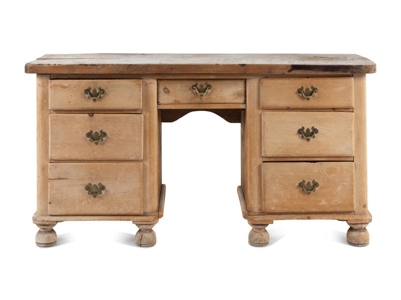 An English Pine Kneehole Dresser (1 of 5)