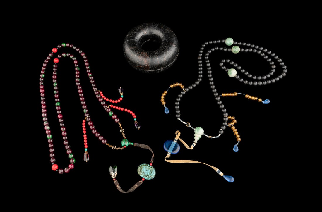 Two Chinese Court Necklaces, Chaozhu, with A Black Lacquered Circular Box and Cover (1 of 7)